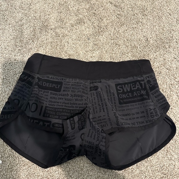 Lululemon speed up short - Picture 1 of 3